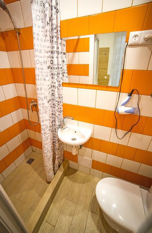 Mini Economy Apartments - Chornovola Avenue - 2 Minutes To The Opera House إلفيف المظهر الخارجي الصورة